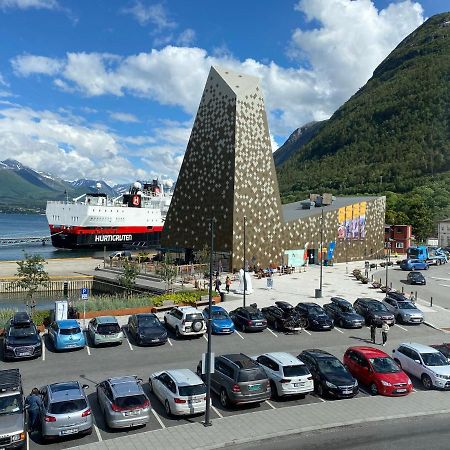 Andalsnes Sentrum Apartment No1 Zewnętrze zdjęcie