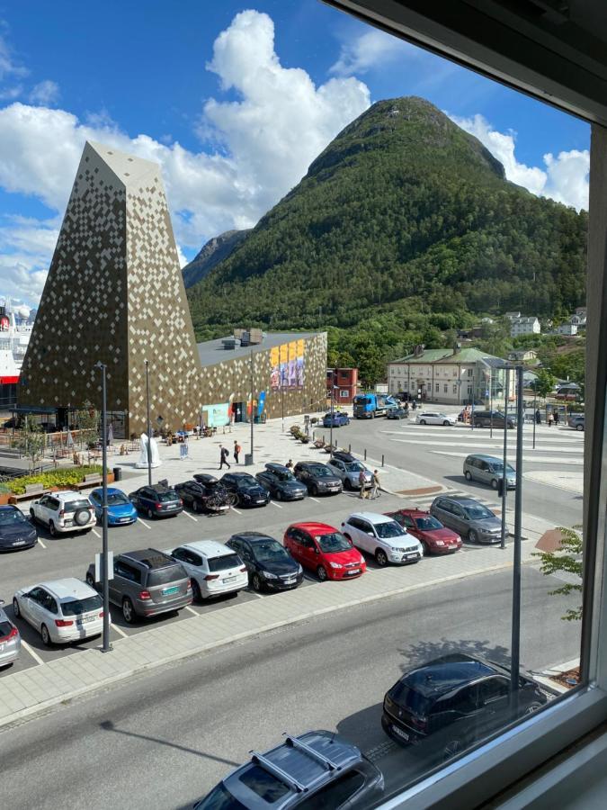 Andalsnes Sentrum Apartment No1 Zewnętrze zdjęcie