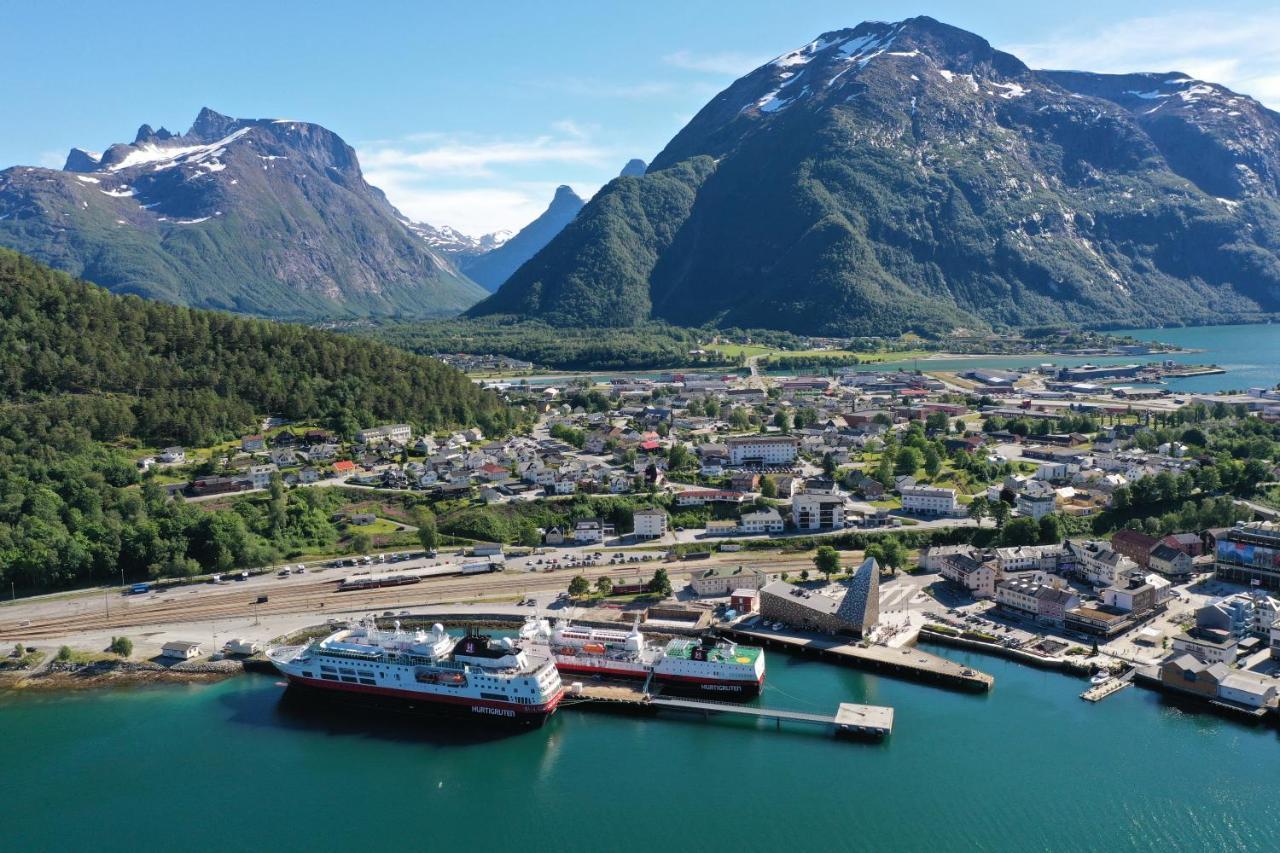 Andalsnes Sentrum Apartment No1 Zewnętrze zdjęcie